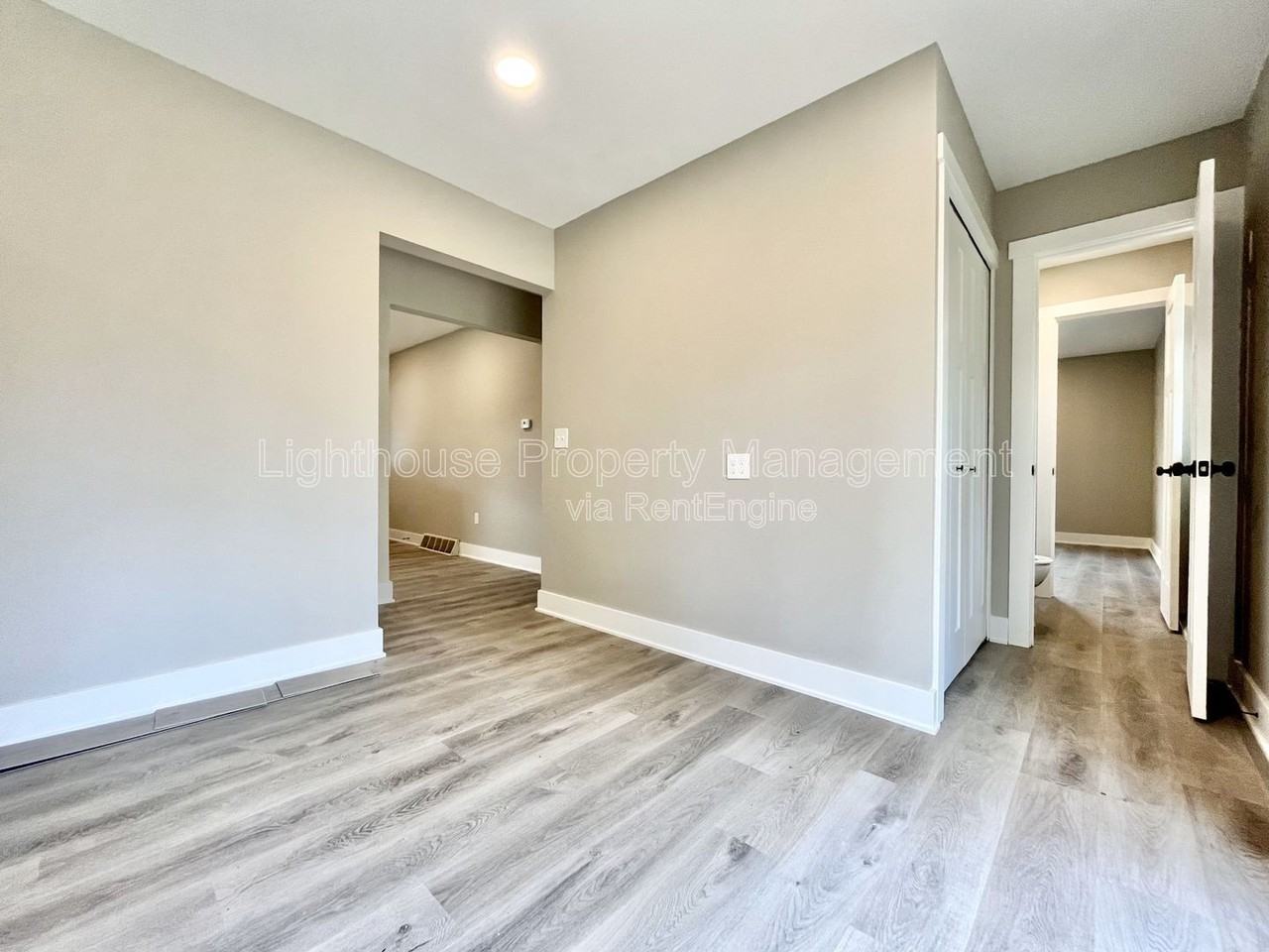 818 Delray Ave Se - Photo 5 of 35