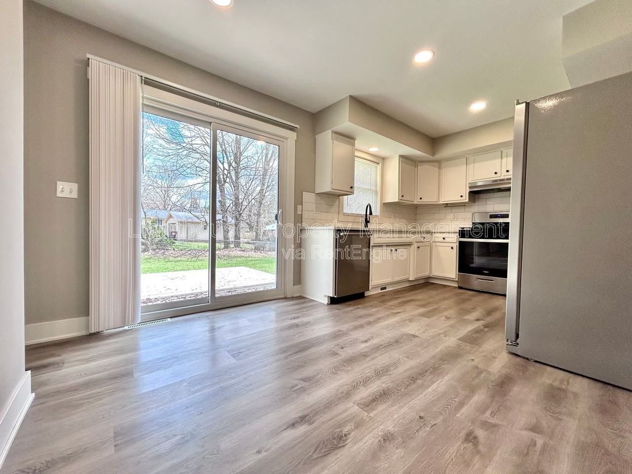 818 Delray Ave Se - Photo 6 of 35