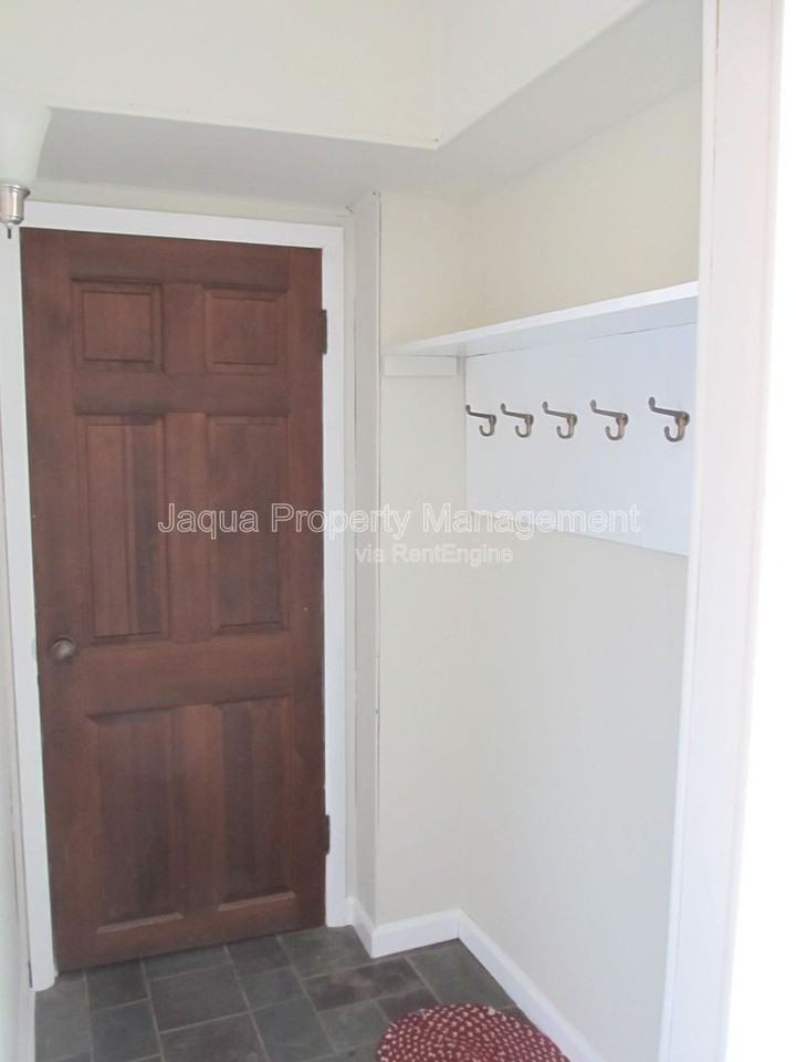 6234 E V Ave - Photo 4 of 28