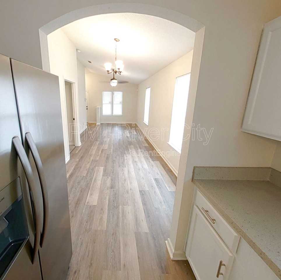 1358 Prince St - Photo 3 of 20