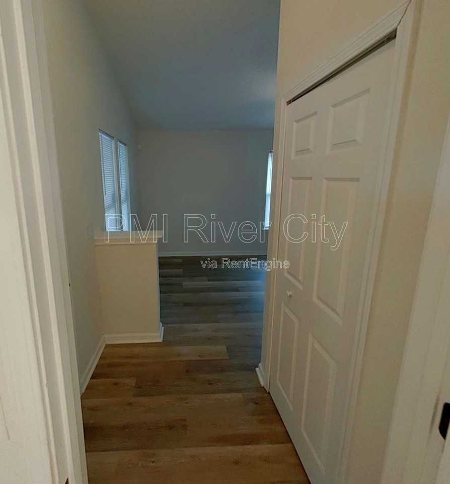 1358 Prince St - Photo 6 of 20