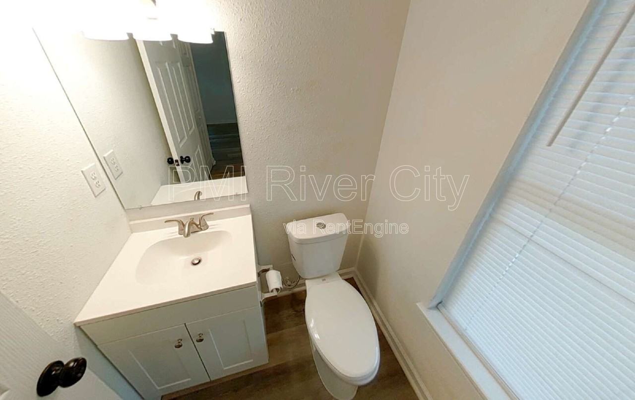 1358 Prince St - Photo 7 of 20