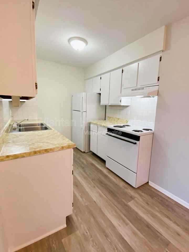 203 N Charleston Blvd #5 - Photo 2 of 18