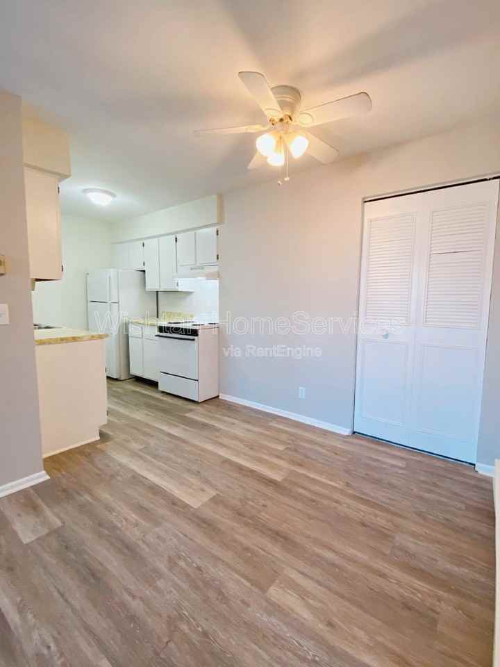 203 N Charleston Blvd #5 - Photo 4 of 18
