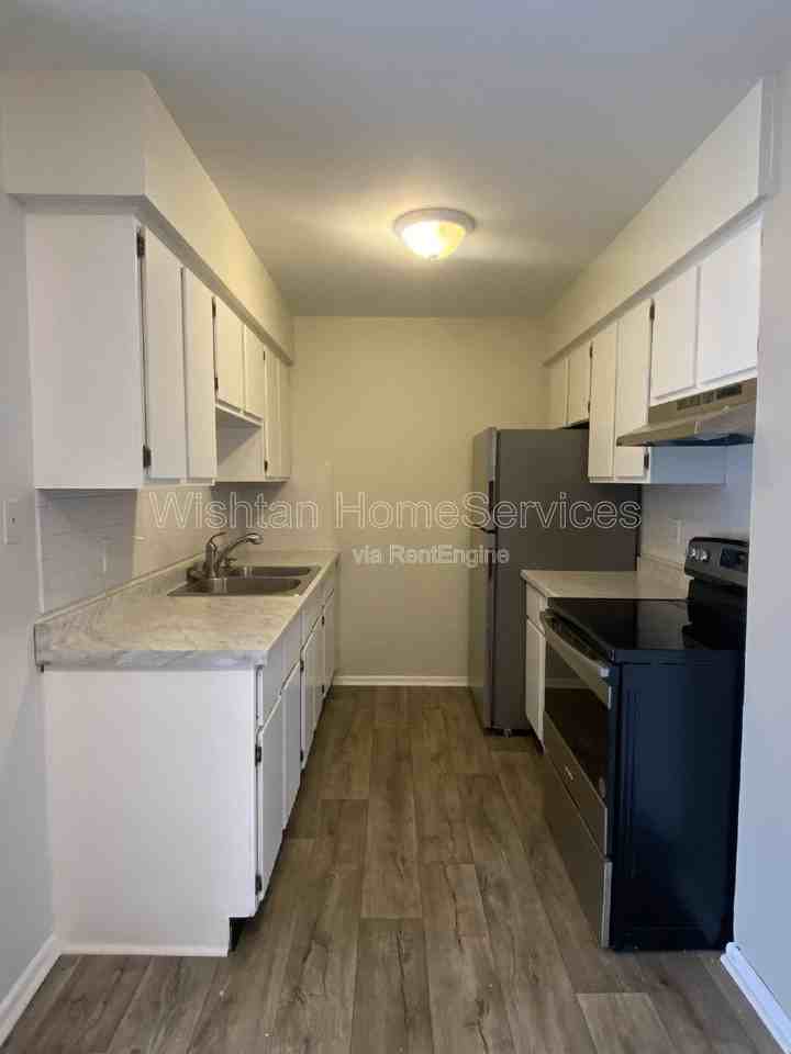 202 N Charleston Blvd #1 - Photo 2 of 18