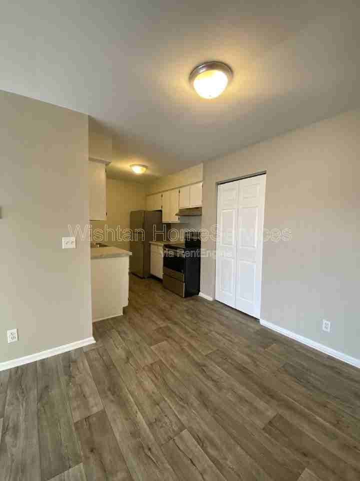 202 N Charleston Blvd #1 - Photo 5 of 18
