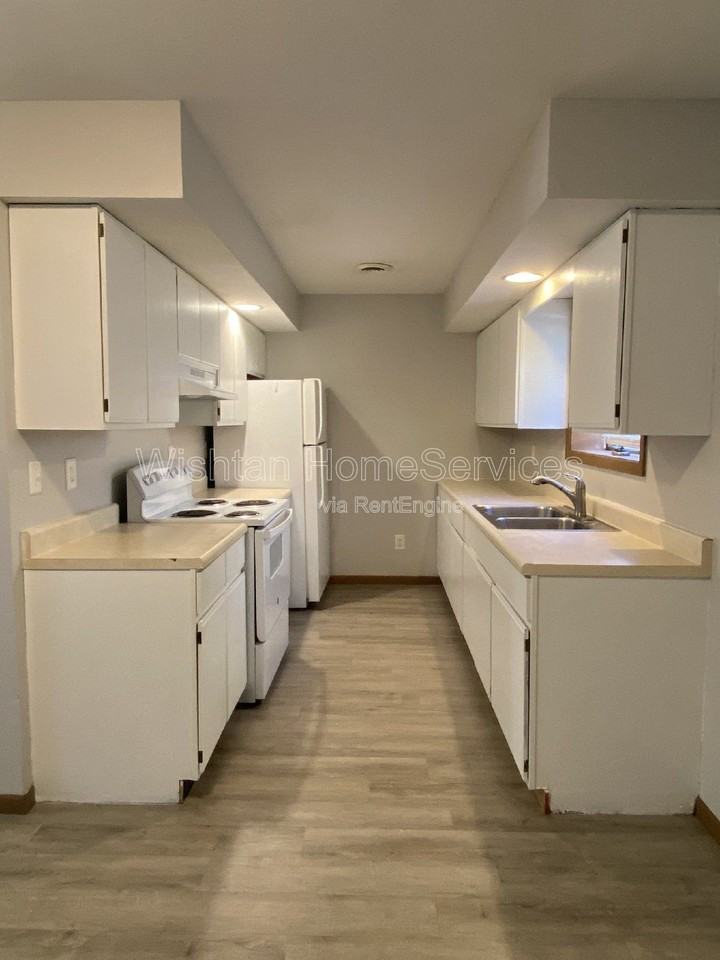 300 N Clay St #A - Photo 2 of 15