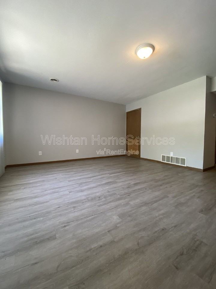 300 N Clay St #A - Photo 5 of 15