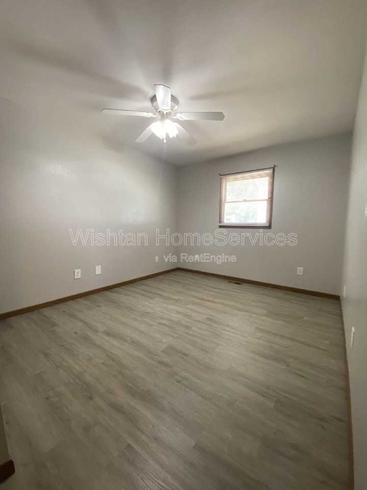 300 N Clay St #A - Photo 7 of 15