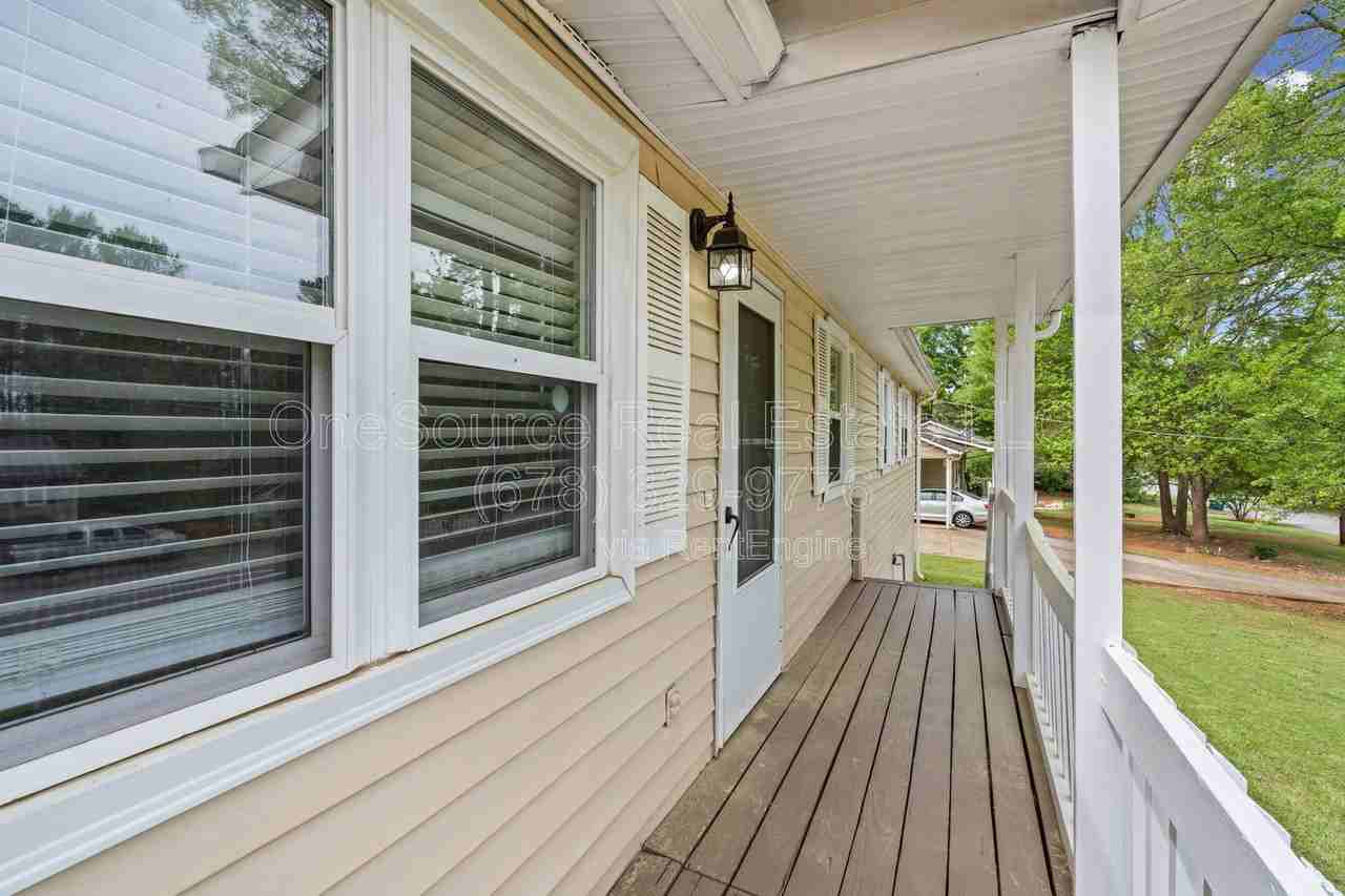 1321 Timbercrest Dr - Photo 5 of 34