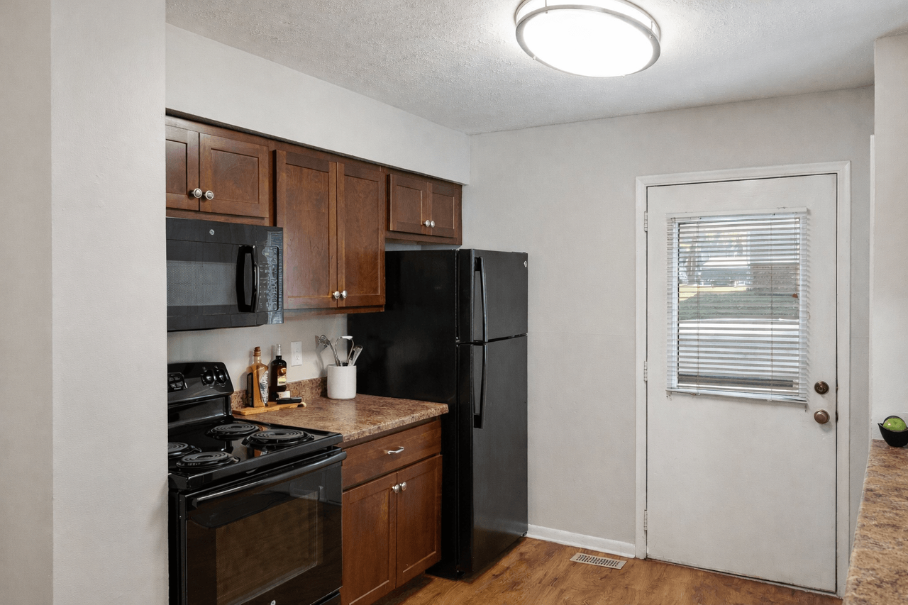 Foote Hills Apartments - Photo 7 of 35