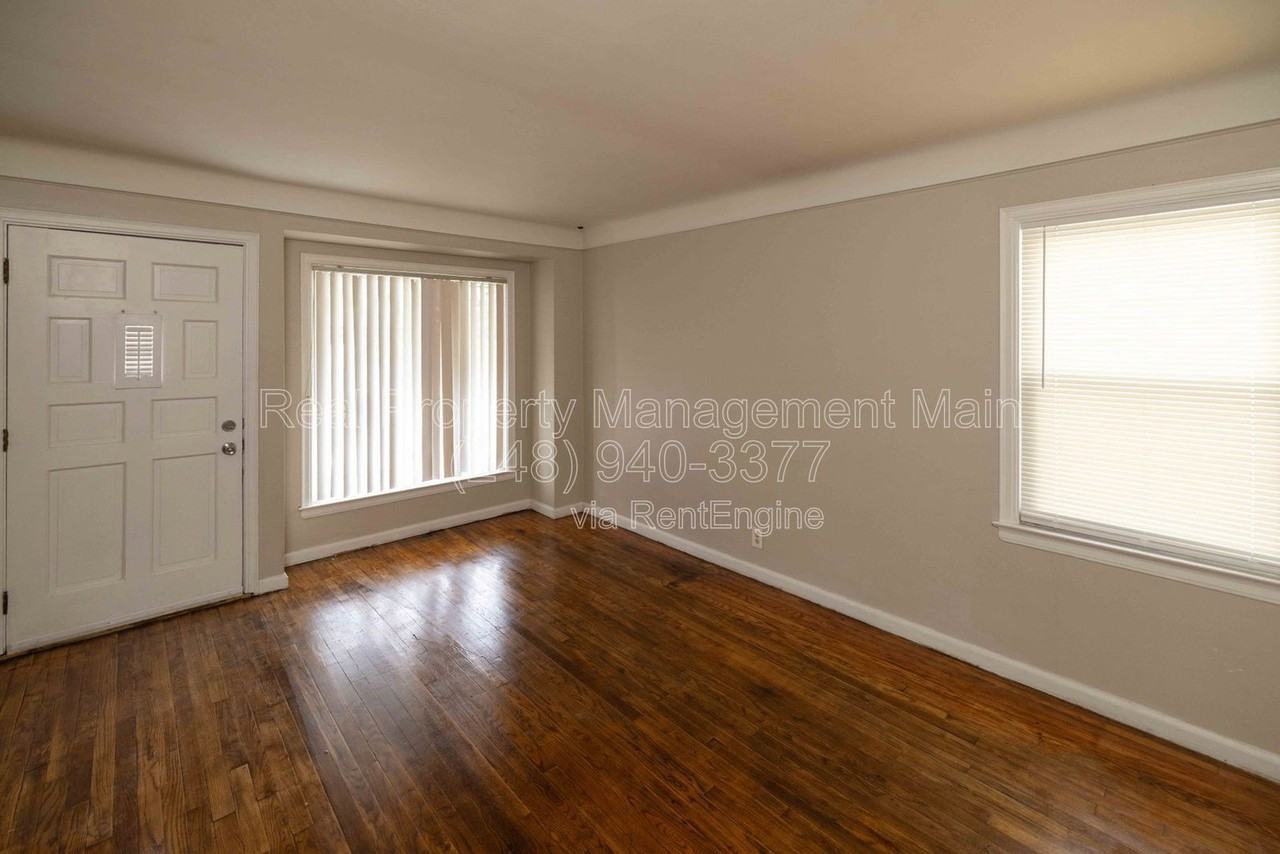 20772 Dexter Blvd - Photo 2 of 32