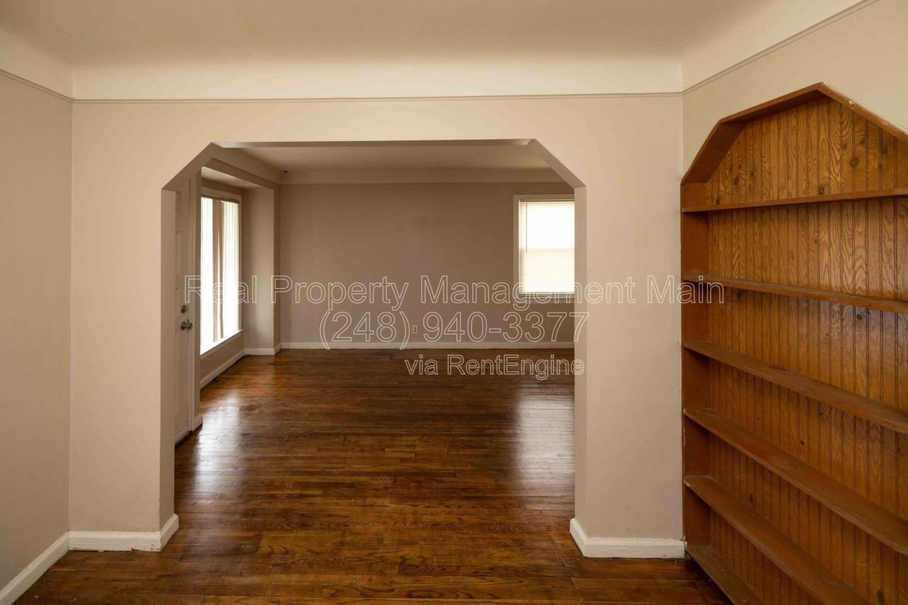 20772 Dexter Blvd - Photo 3 of 32