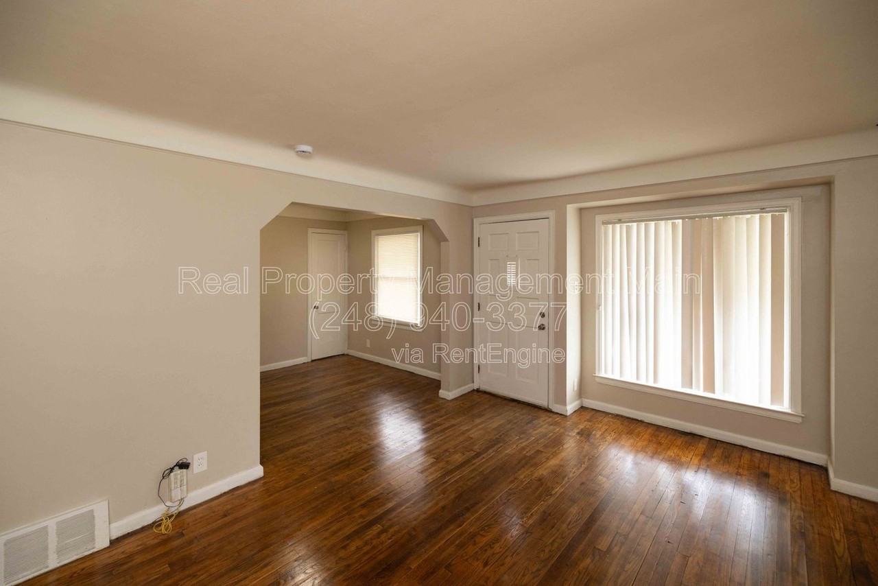 20772 Dexter Blvd - Photo 6 of 32