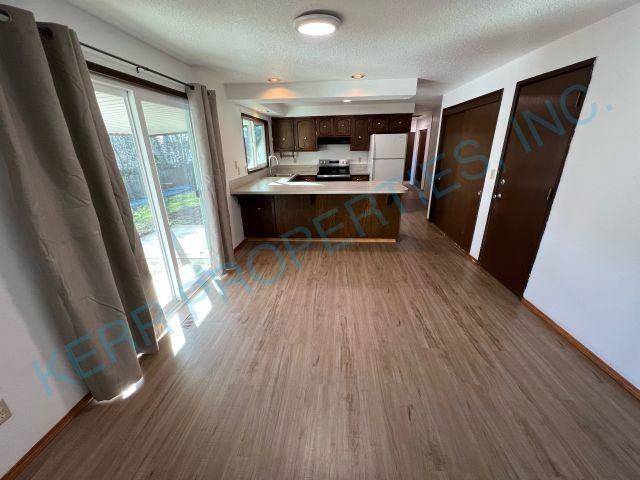 18138 Seaman St - Photo 5 of 22