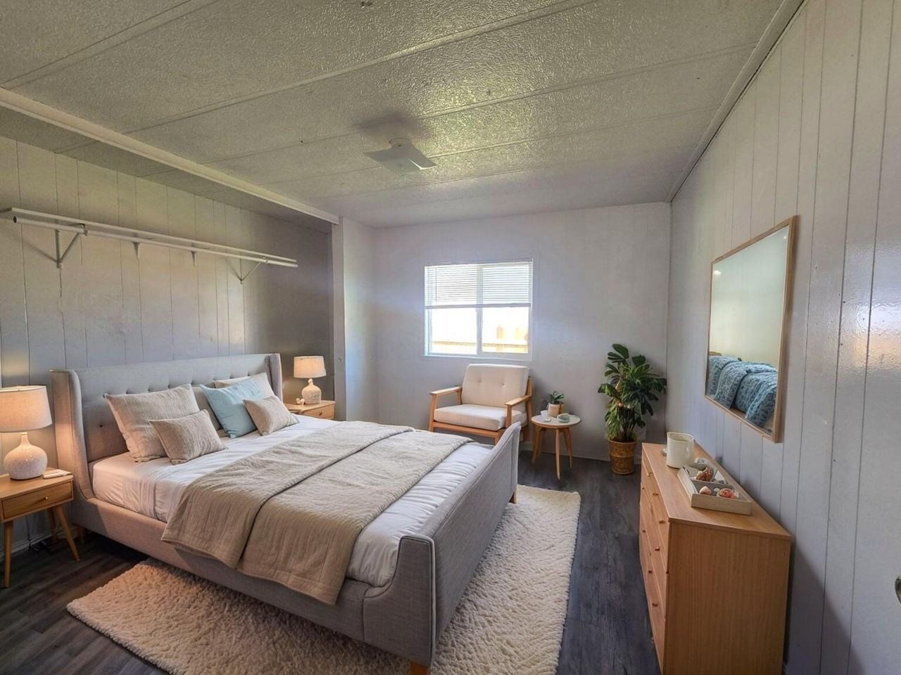 2097 Castle Ave - Photo 4 of 17