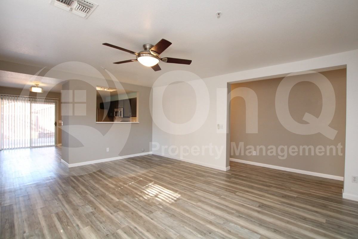 8946 E Yucca St - Photo 4 of 17