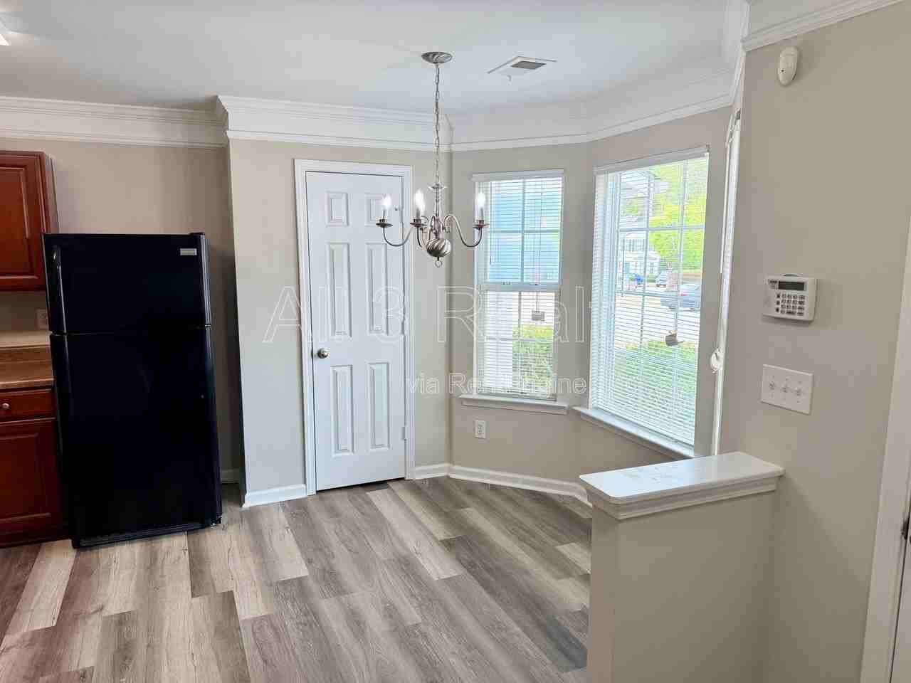 837 Crestwell Cir Sw - Photo 4 of 24