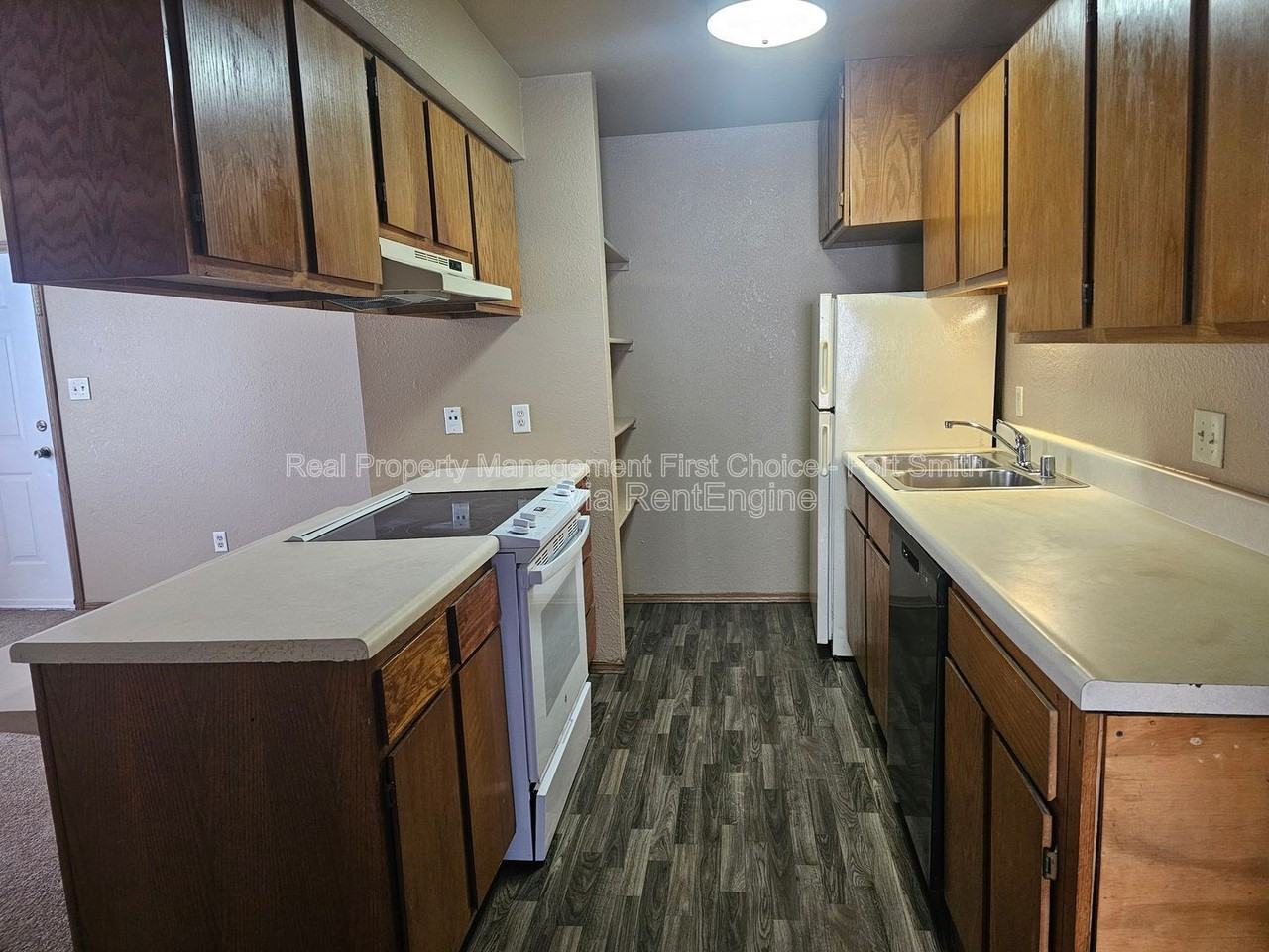 31 Cedar Creek Ct #4 - Photo 3 of 13