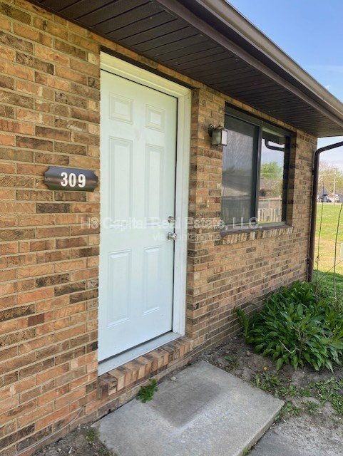 309 Southgate Dr - Photo 2 of 17