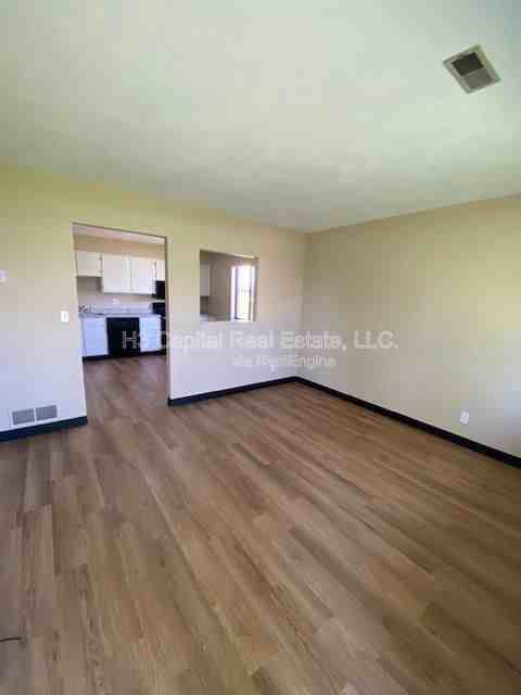 309 Southgate Dr - Photo 3 of 17