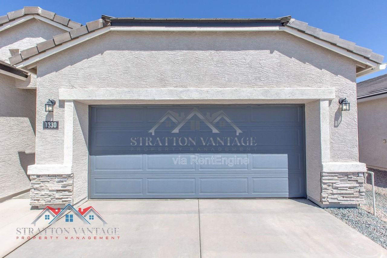 1330 W Hess Ave - Photo 4 of 42