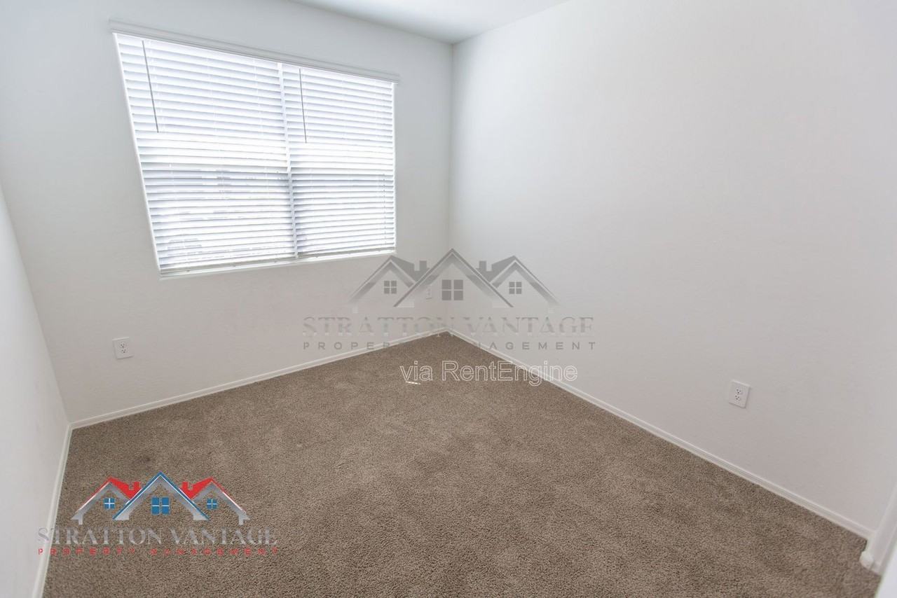 1330 W Hess Ave - Photo 6 of 42