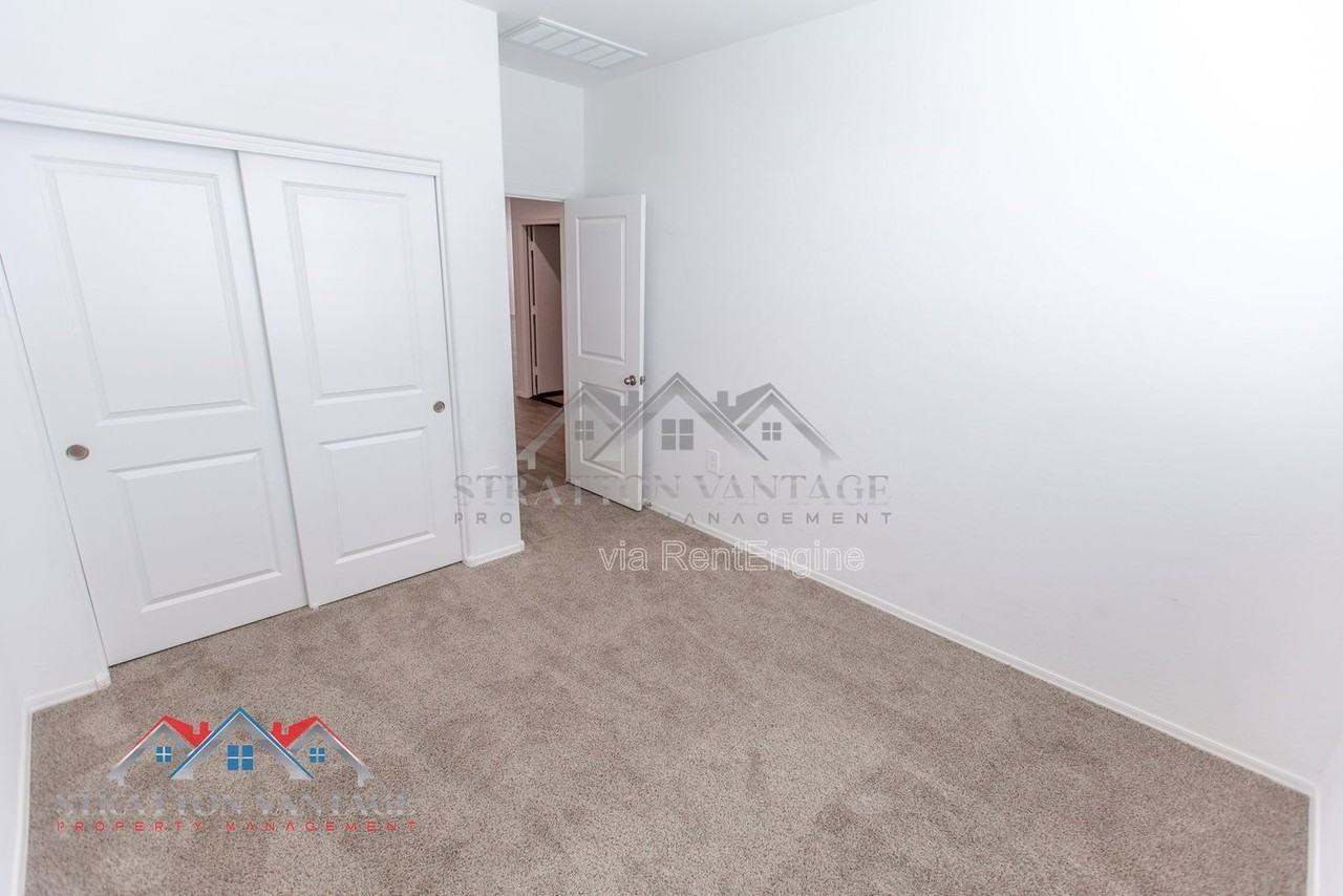 1330 W Hess Ave - Photo 7 of 42