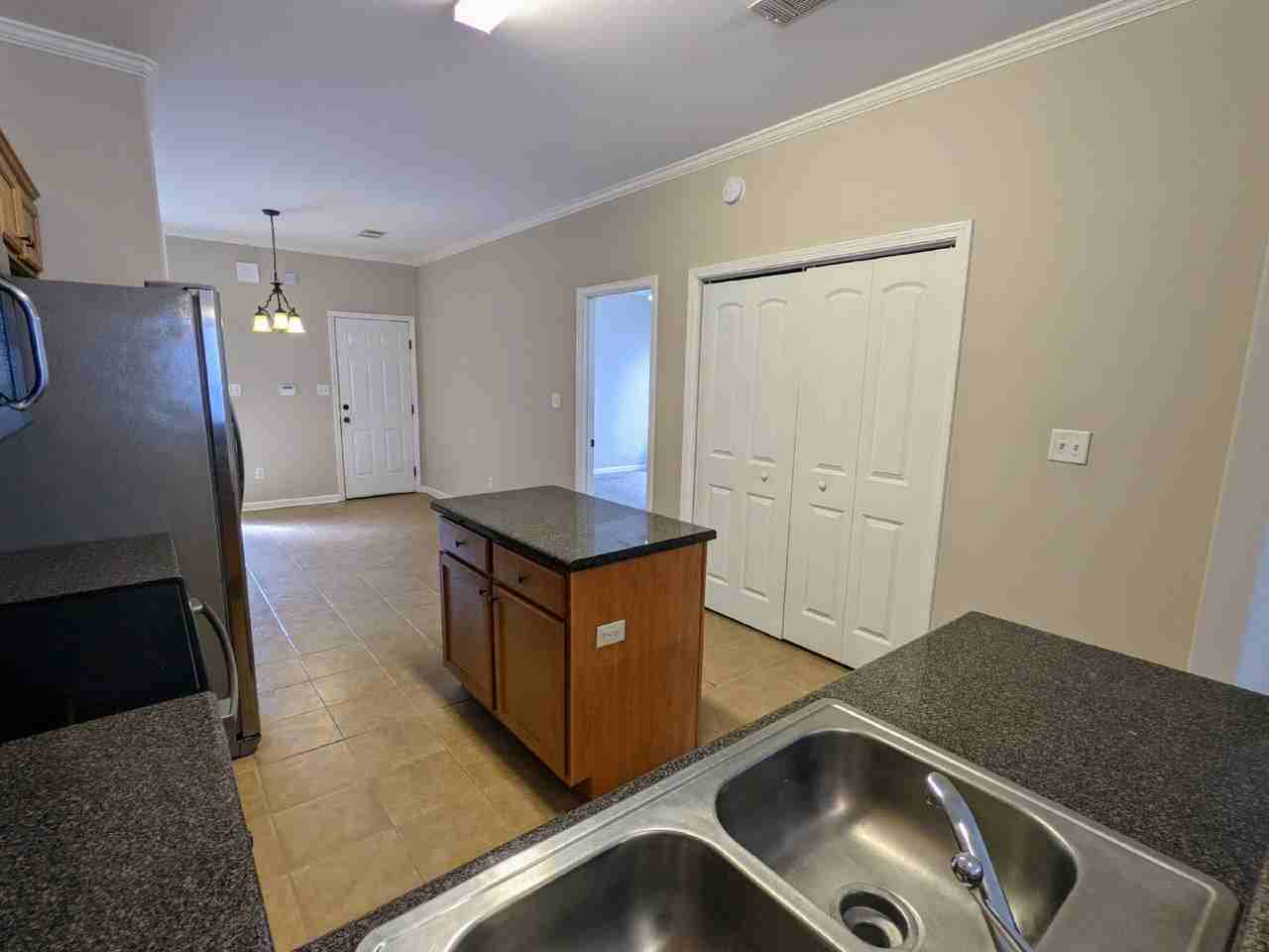 200 Shelley Cv - Photo 7 of 22