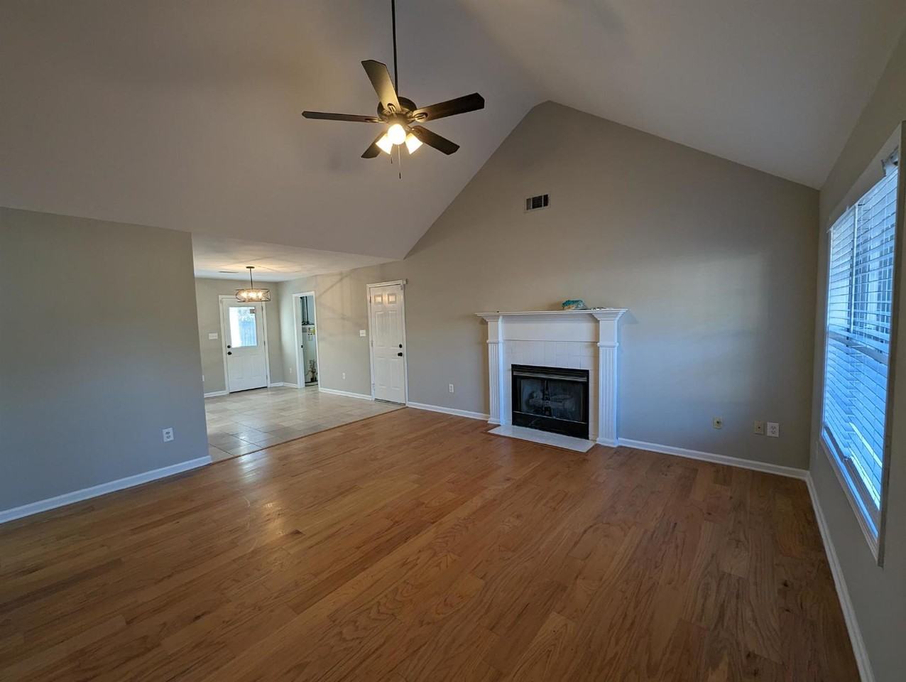 501 Bowie Dr - Photo 5 of 20