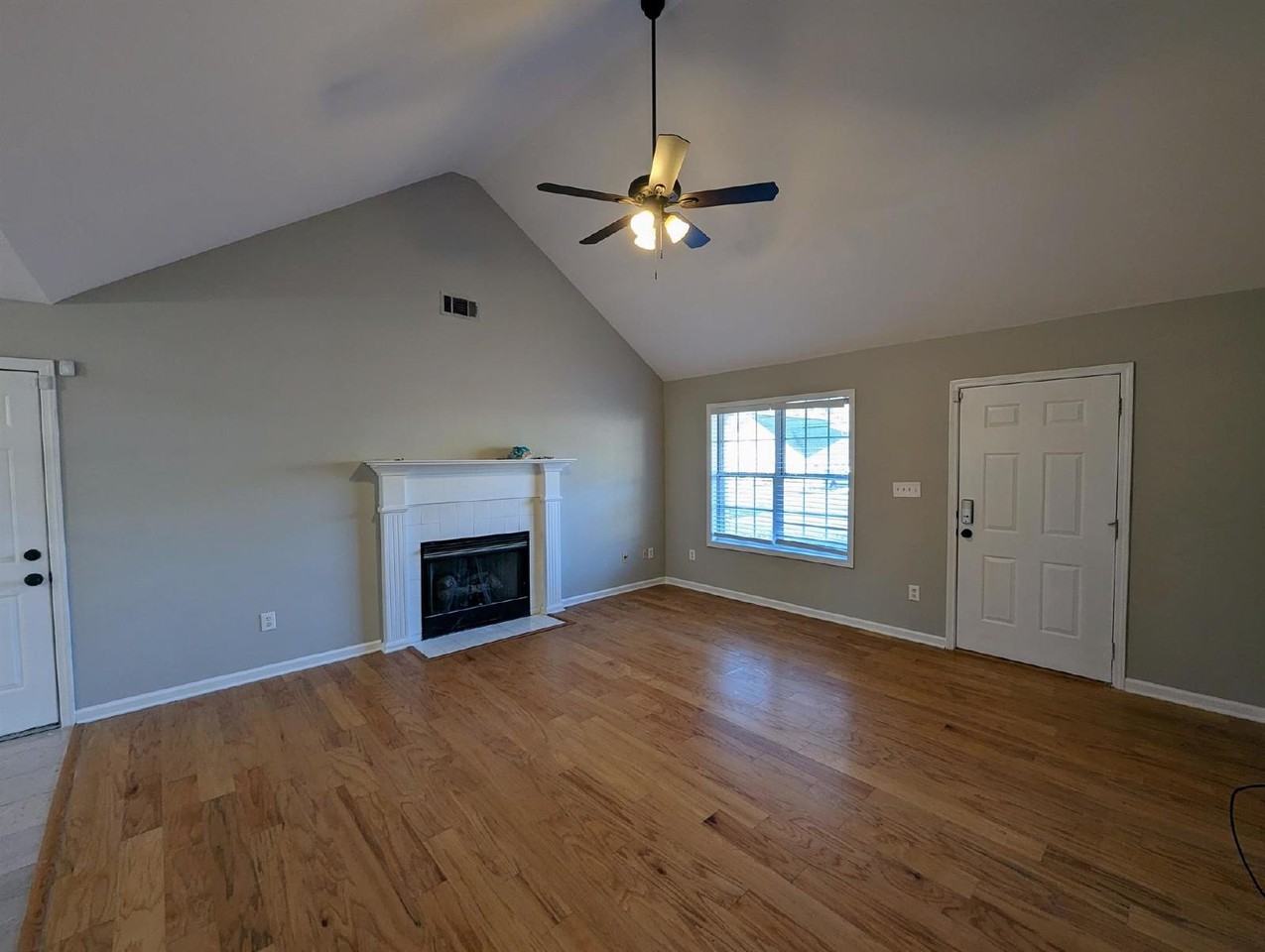 501 Bowie Dr - Photo 6 of 20