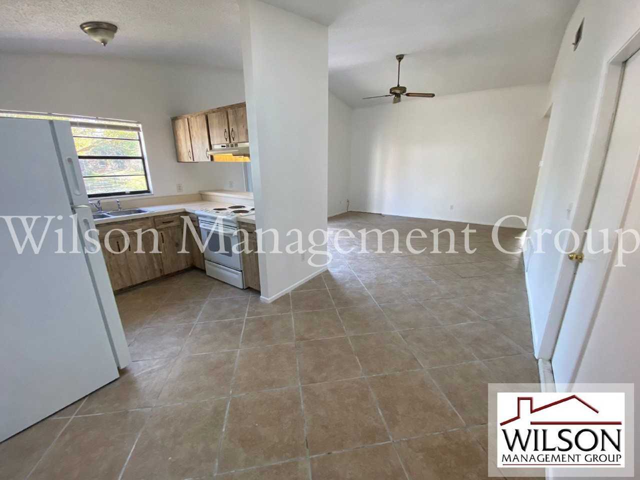 1441 Bridlebrook Dr - Photo 4 of 18