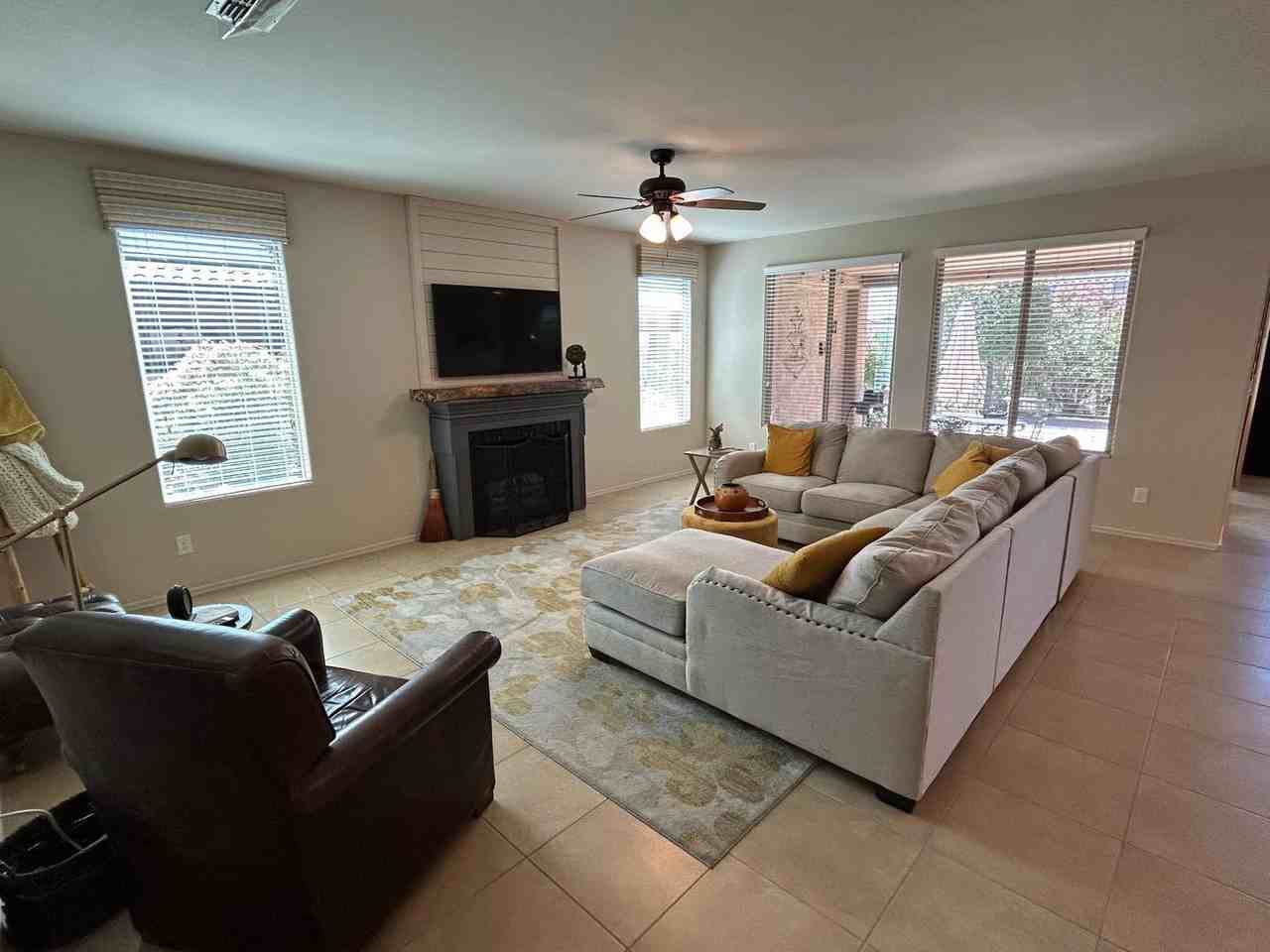 26864 W Piute Ave - Photo 5 of 30