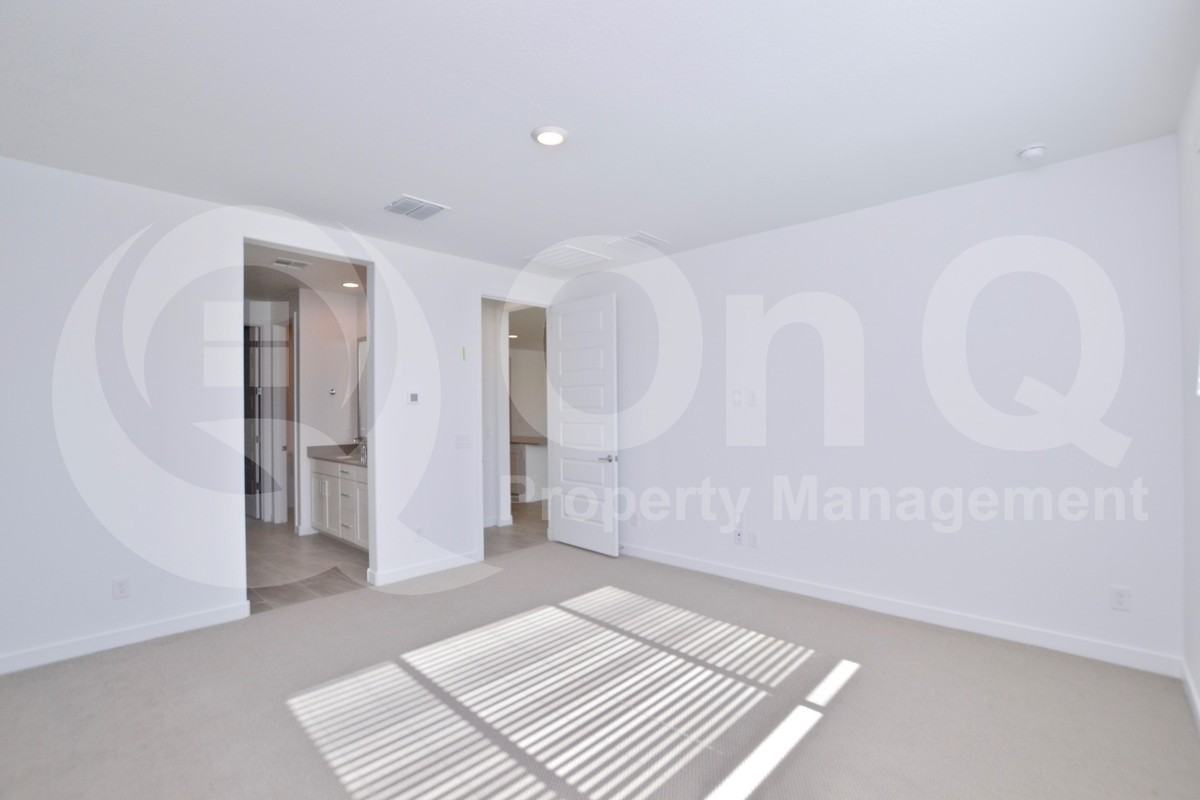 18847 W Desert Hills Dr - Photo 2 of 32