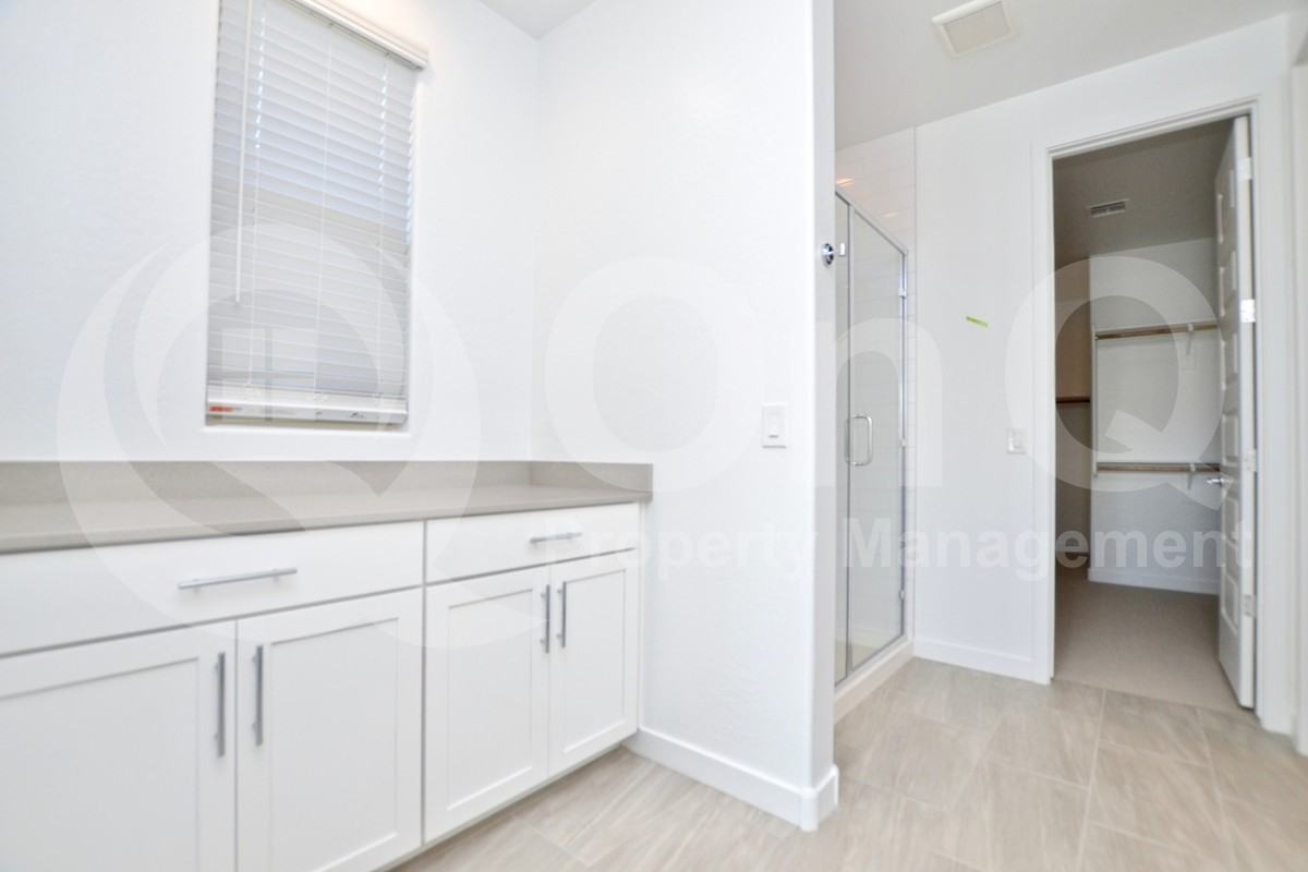 18847 W Desert Hills Dr - Photo 5 of 32