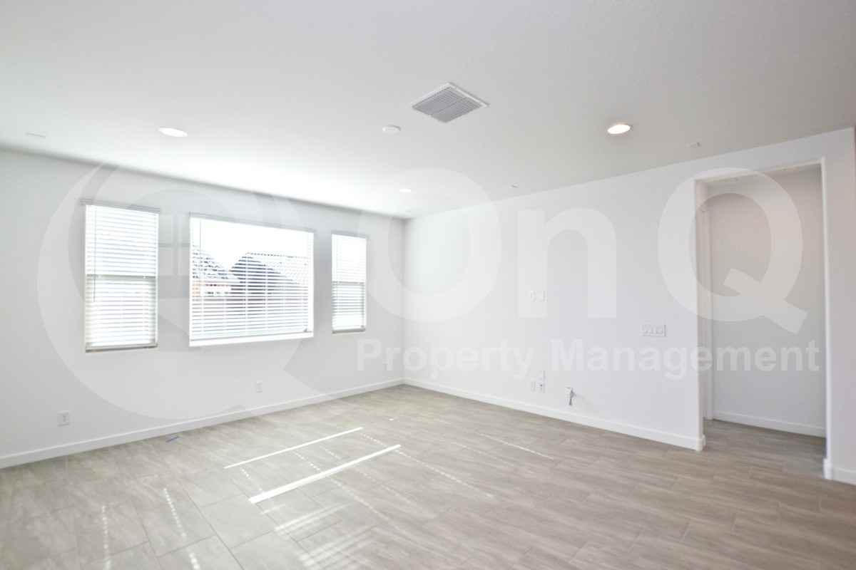 18847 W Desert Hills Dr - Photo 6 of 32