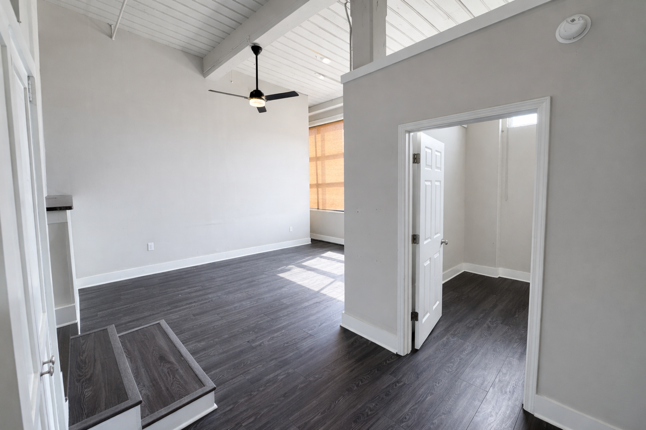 161 Mangum St Sw #204 - Photo 3 of 26