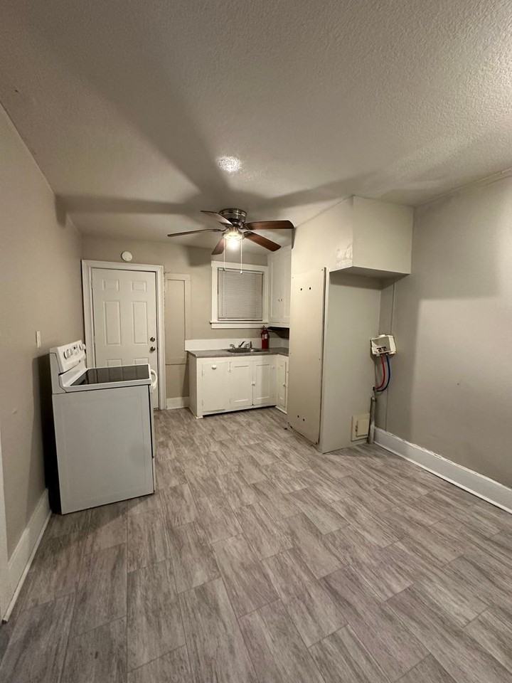 209 Old Mill Rd - Photo 2 of 7