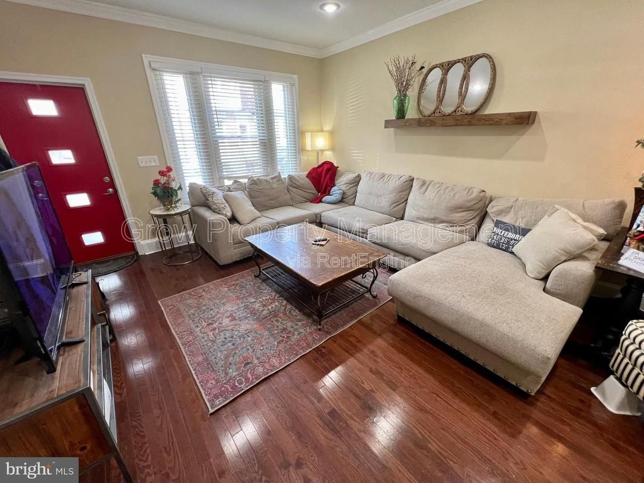 2441 S Philip St - Photo 2 of 22