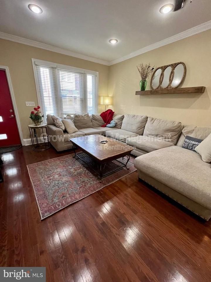 2441 S Philip St - Photo 3 of 22