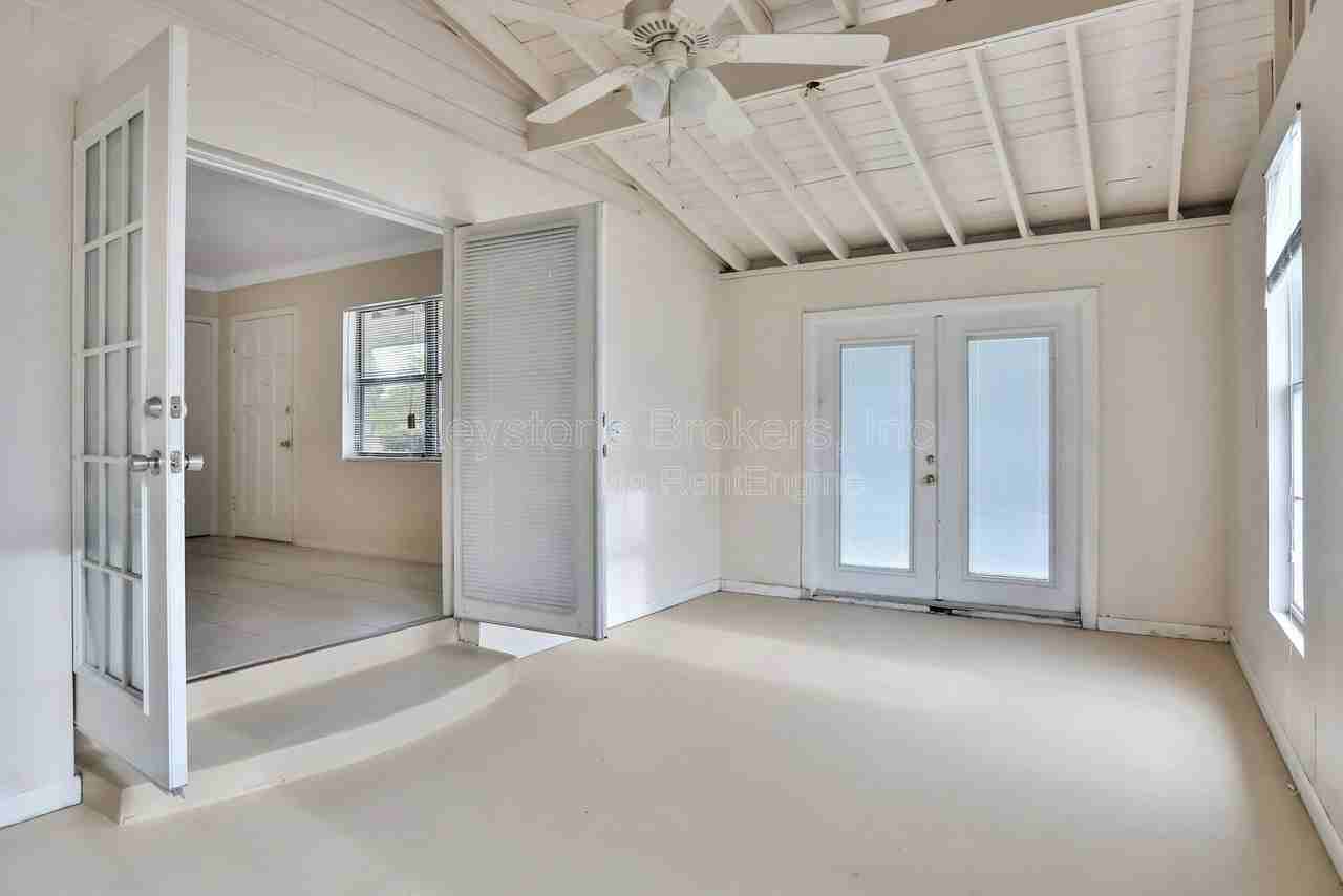 2711 Aloma Ave - Photo 7 of 9