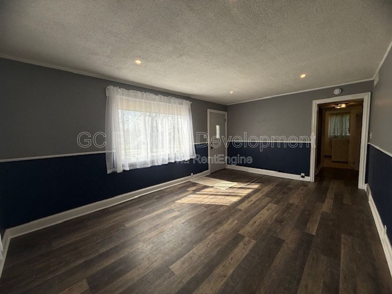 1202 Cleveland St - Photo 2 of 20