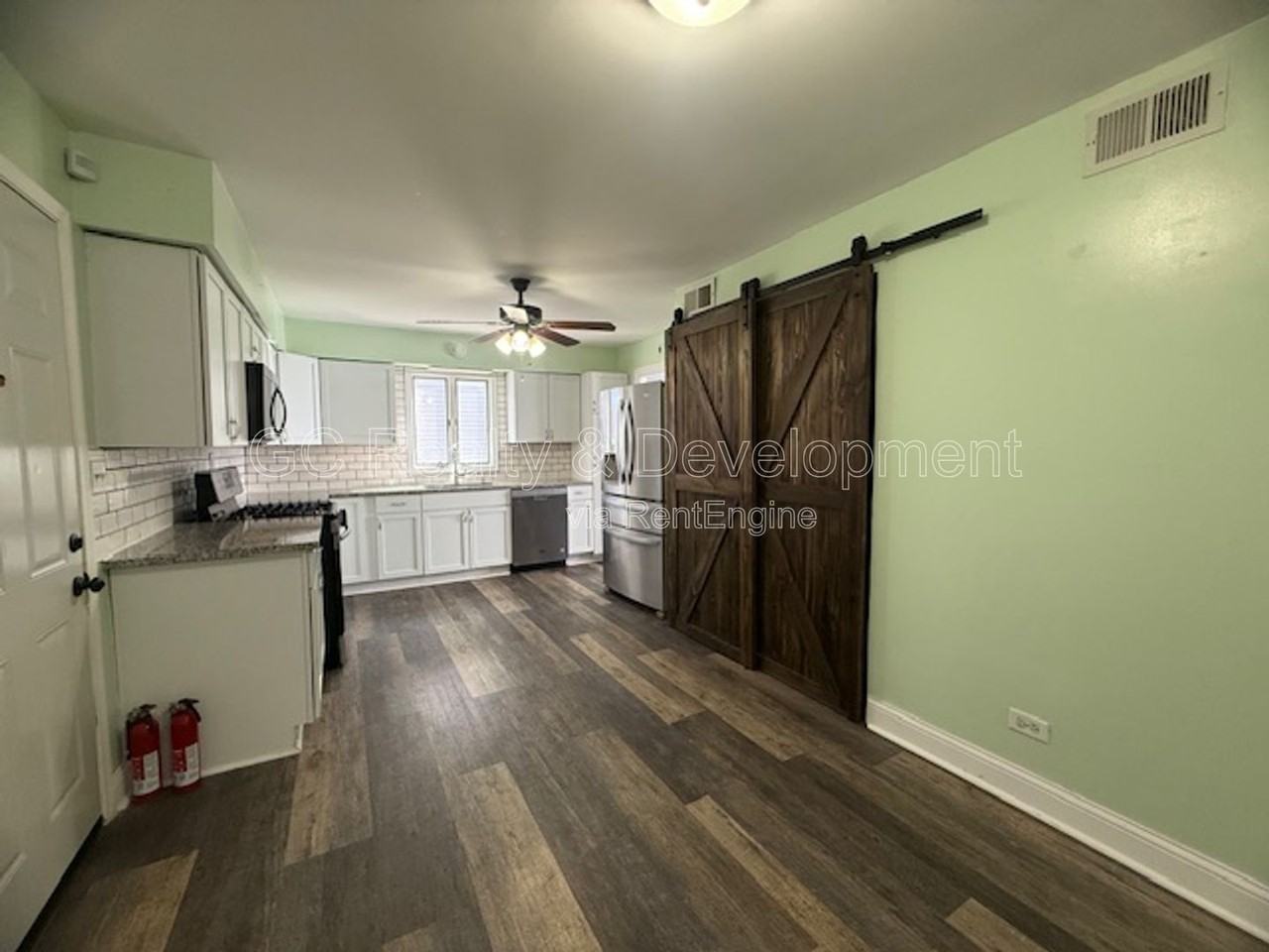 1202 Cleveland St - Photo 5 of 20