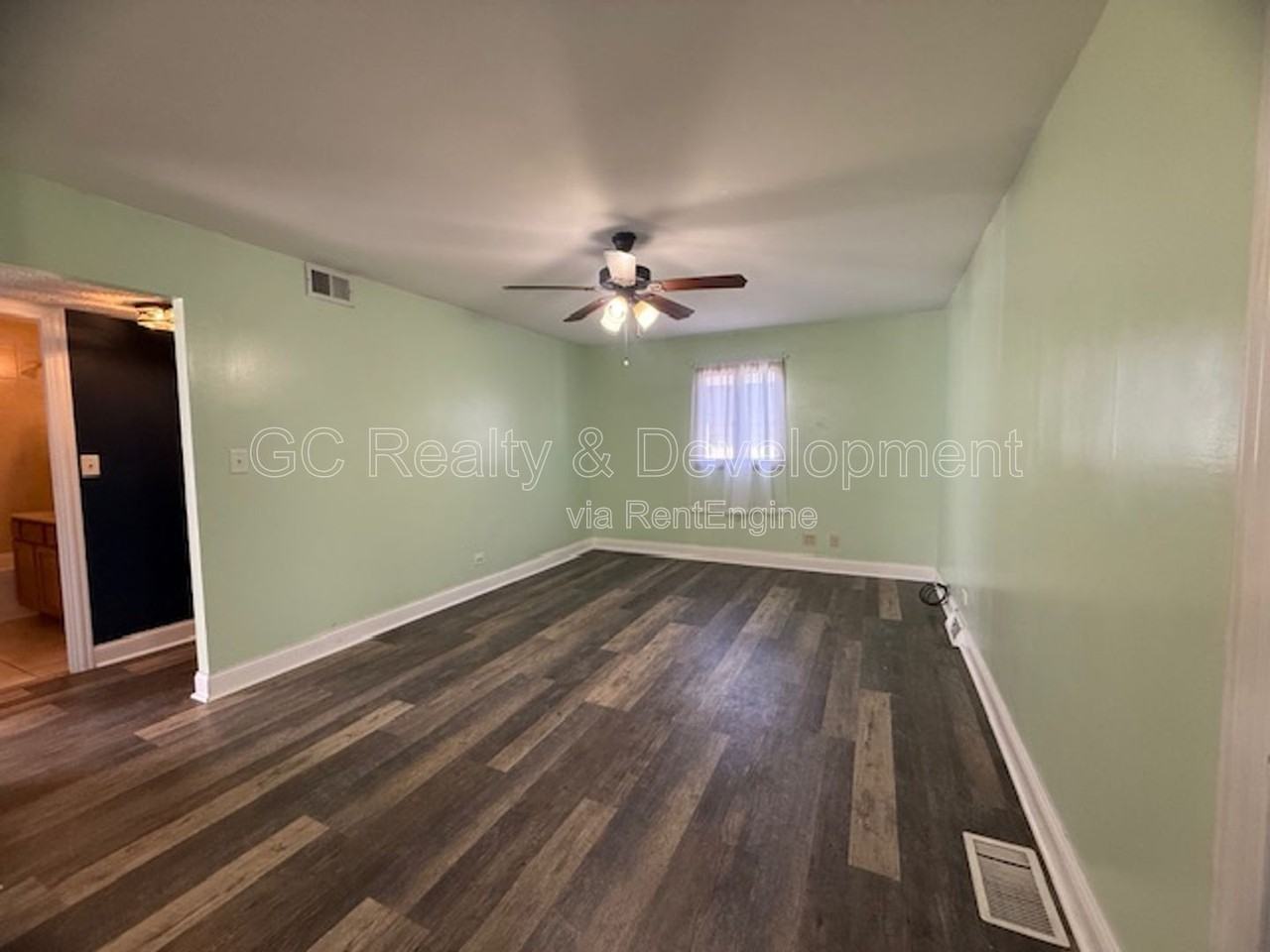 1202 Cleveland St - Photo 6 of 20