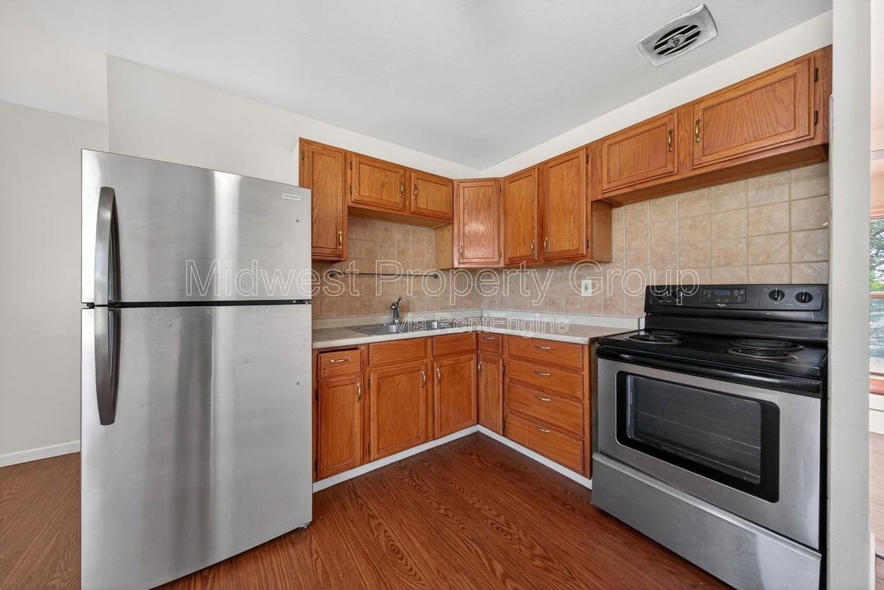 12405 Pizarro Dr - Photo 2 of 28