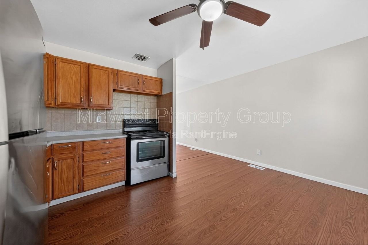 12405 Pizarro Dr - Photo 3 of 28