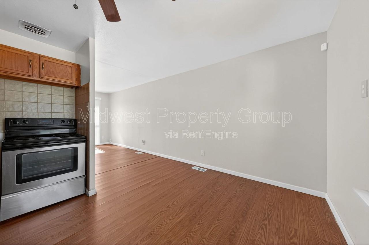 12405 Pizarro Dr - Photo 4 of 28