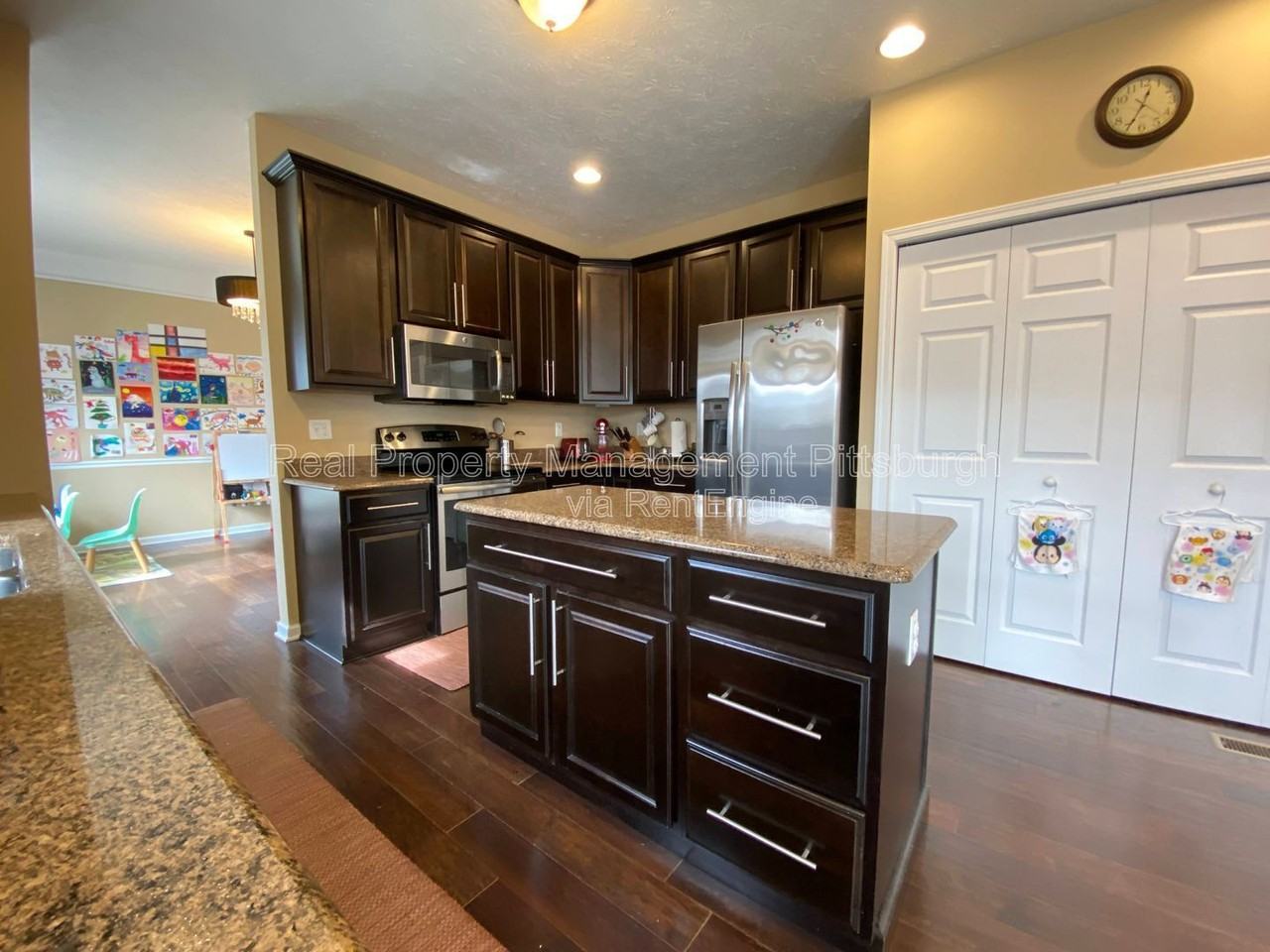 449 Beech Dr - Photo 3 of 30