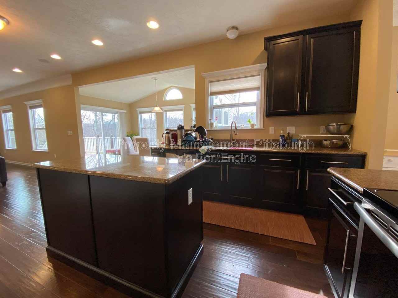 449 Beech Dr - Photo 5 of 30