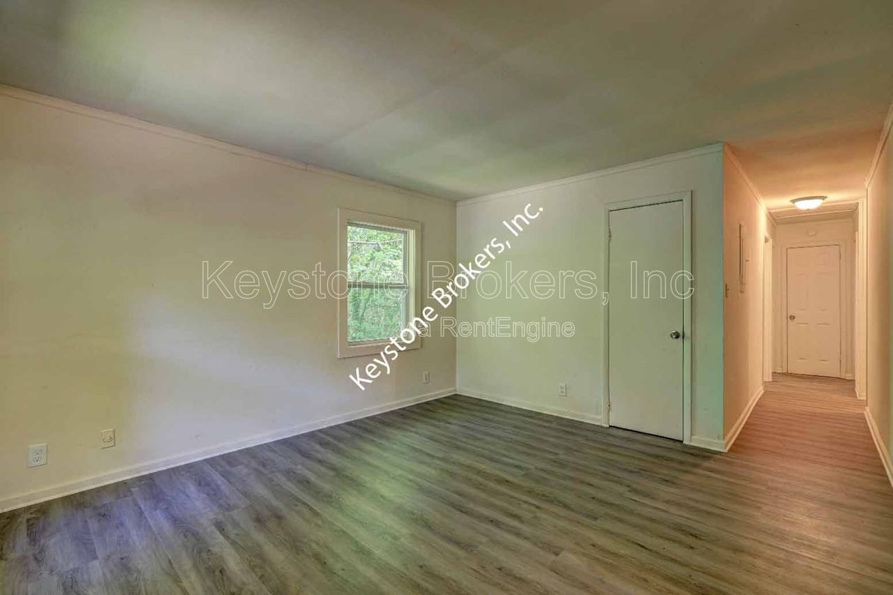 1208 Fourth Ave W - Photo 3 of 9